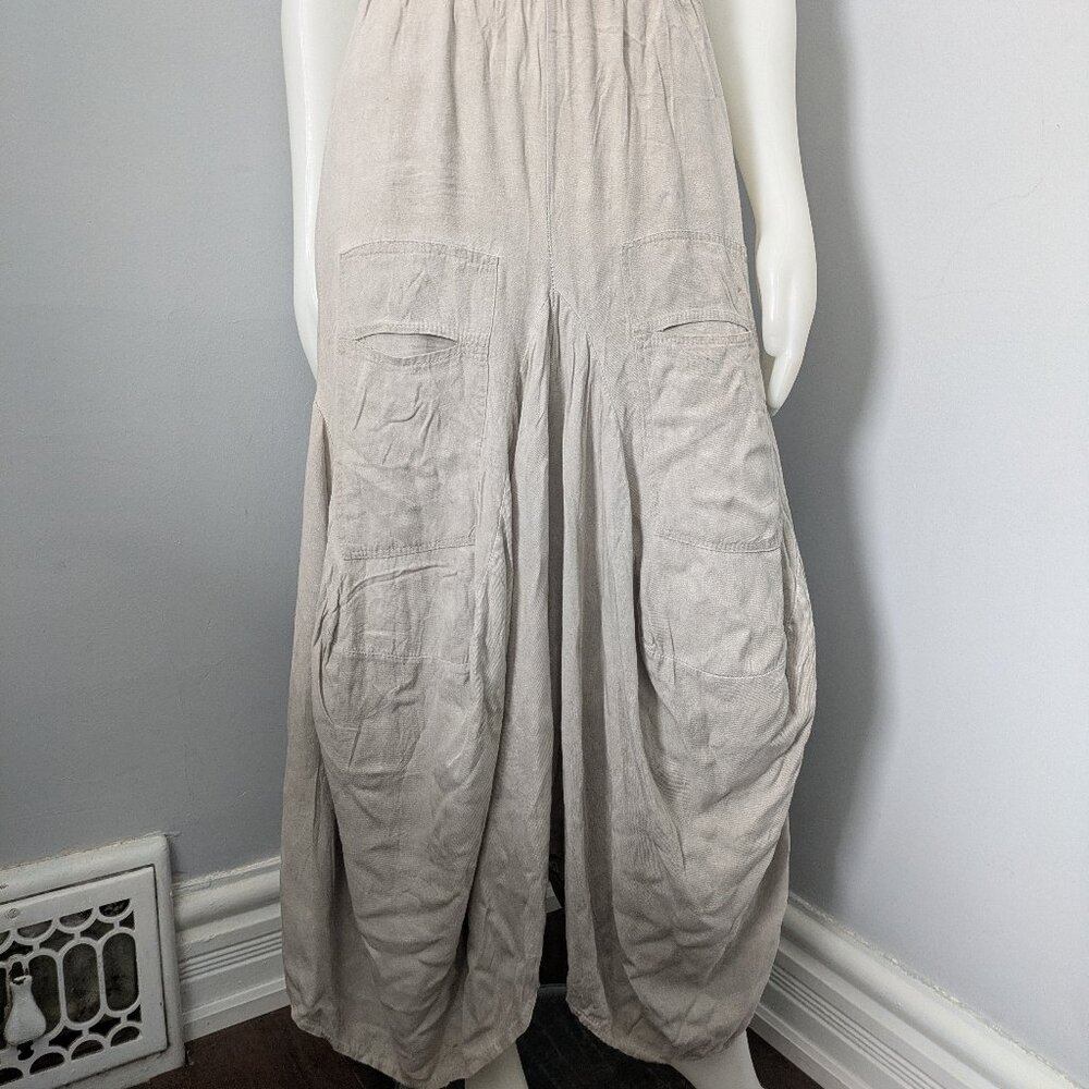 Asymmetrical skirt